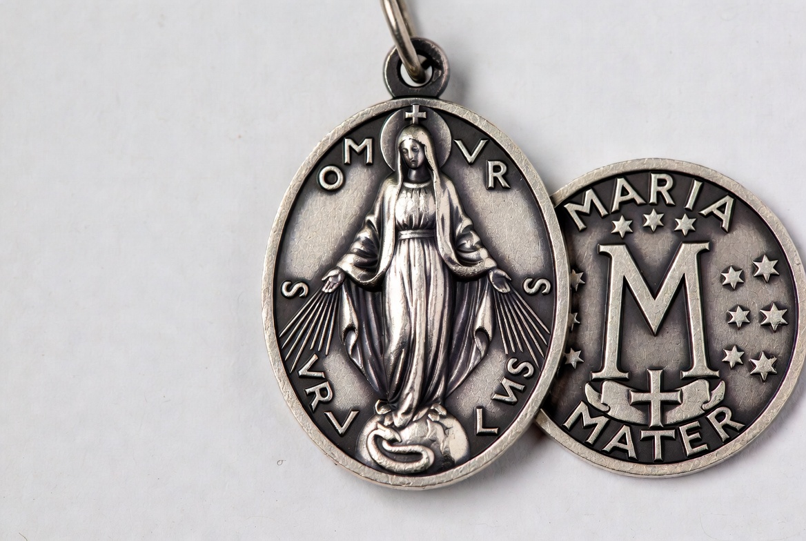 Pourquoi porter la Vierge miraculeuse en médaille ?
