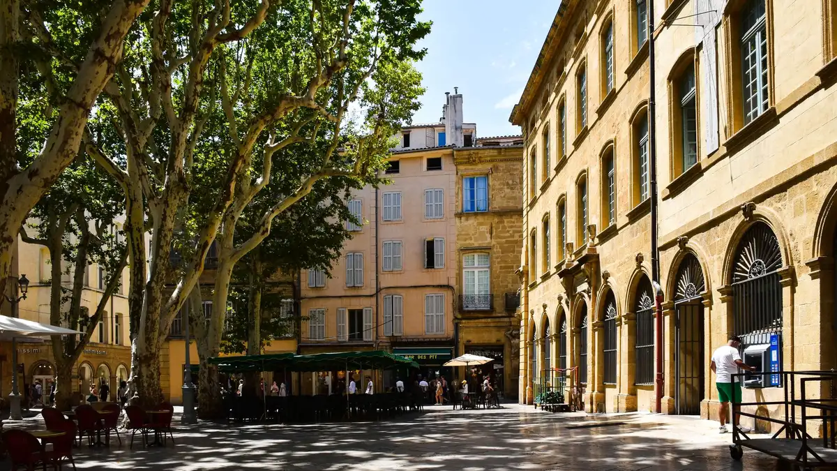 découvrez où chiner en friperie aix en provence selon les quartiers