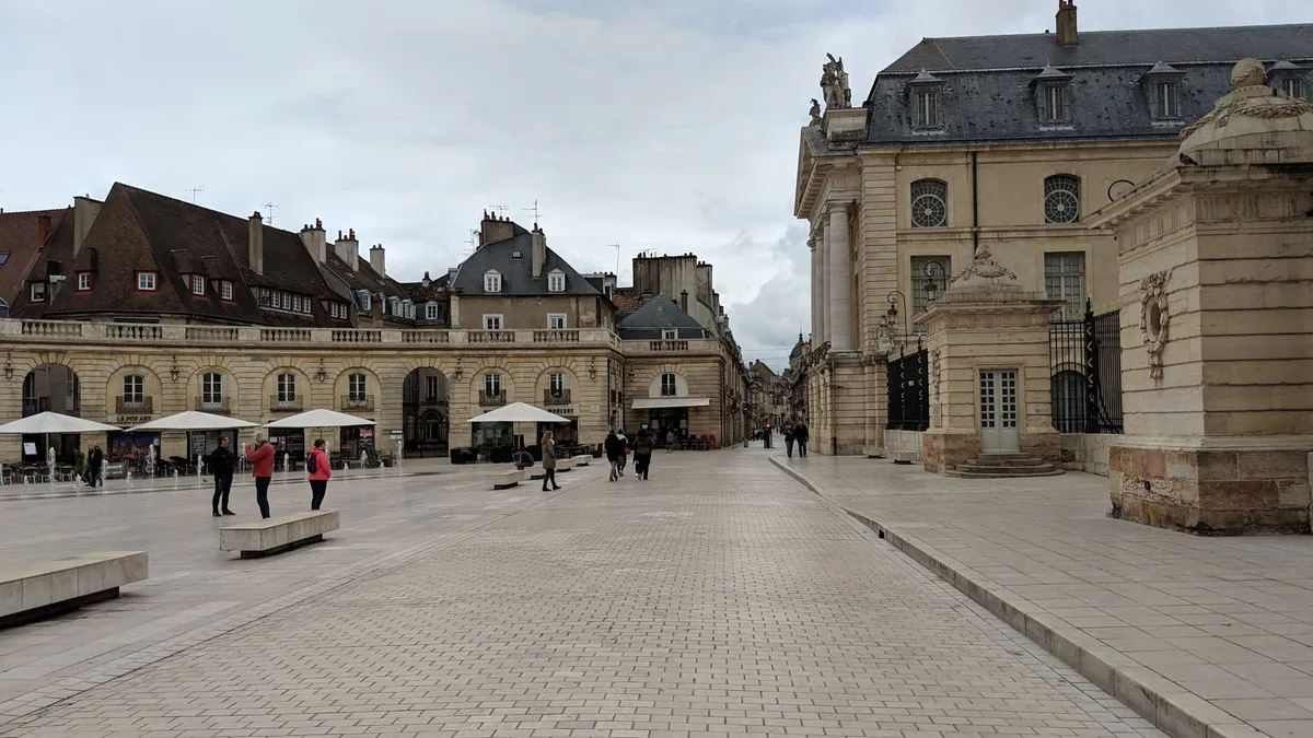 découvrez les friperies de Dijon et les quartiers où chiner