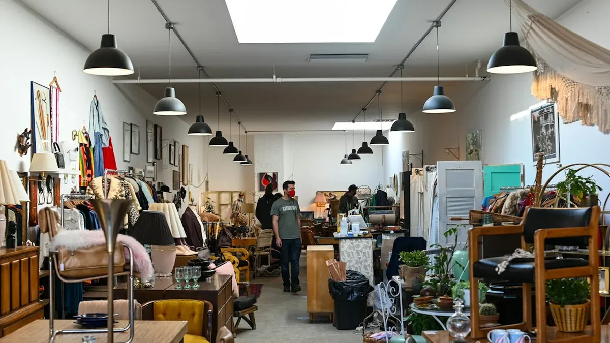 Revendre ses vêtements d’occasion : magasin de rachat, dépôt-vente ou plateforme ? — Revendre ses vêtements d’occasion : magasin de rachat, dépôt-vente ou plateforme ?