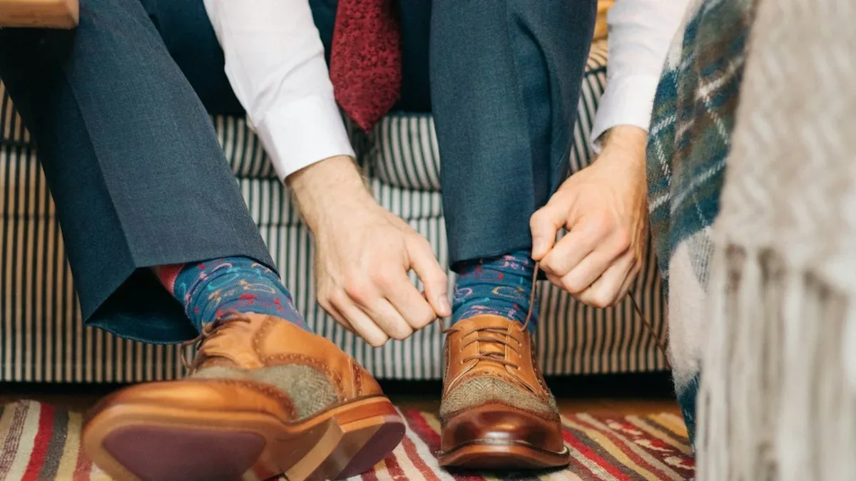 Comment porter des mocassins avec des chaussettes : mode d’emploi