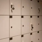 consigne automatique à colis avec ses casiers
